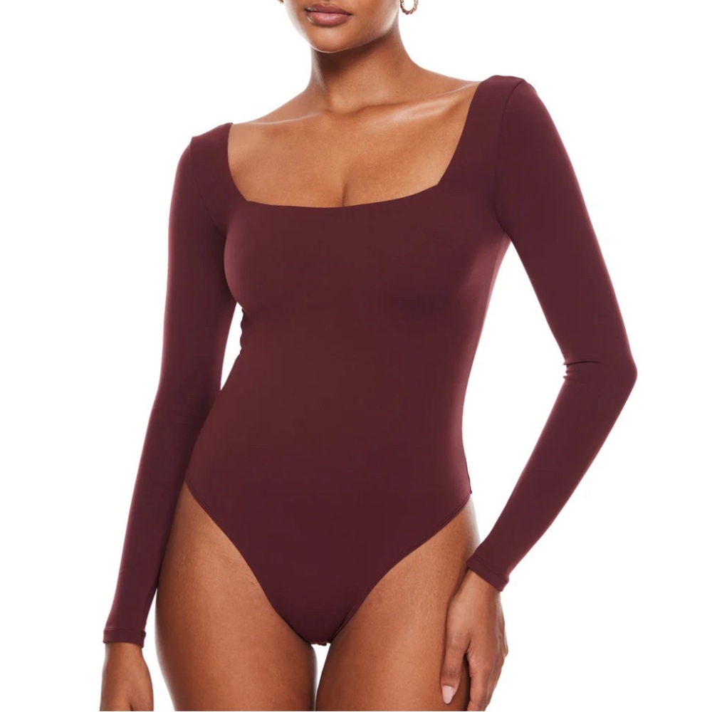 Aritzia Babaton Contour Square Neck Bodysuit Long Sleeve in Grapevine